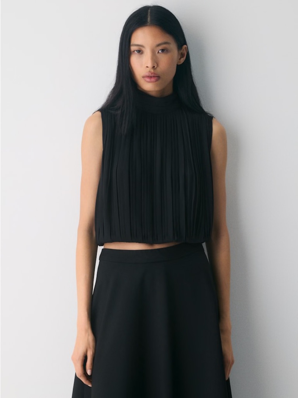Aritzia Black Pleated Sleeveless Mock Neck Crop Top